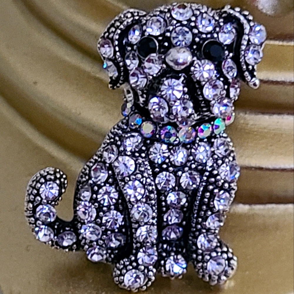 Brooch